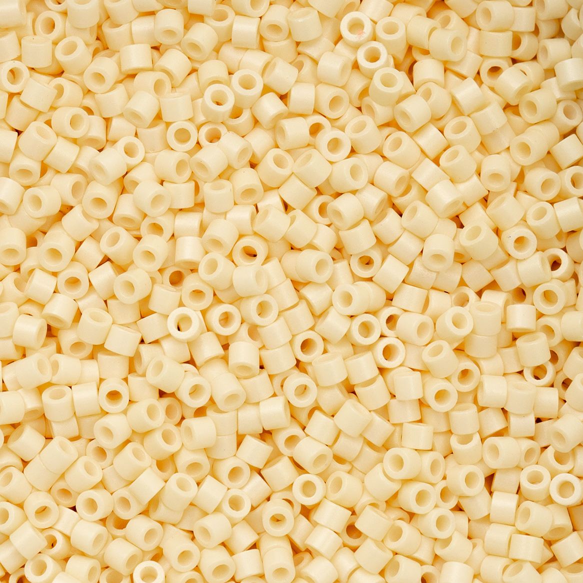 Cylin Bead 11/0 Dark Cream