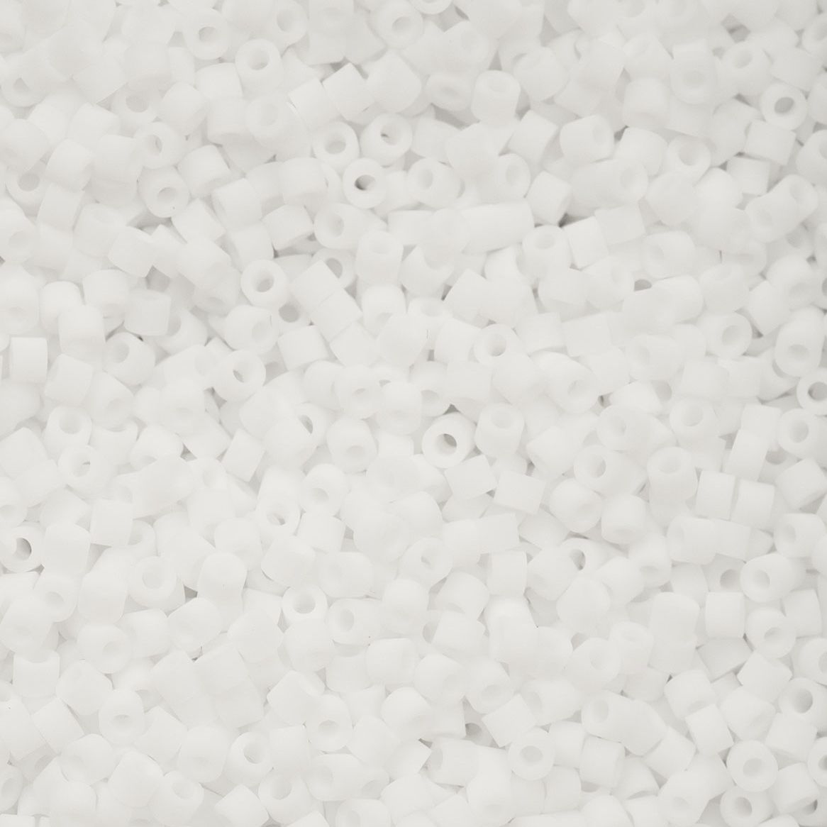 Cylin Bead 11/0 Matte Macaron White