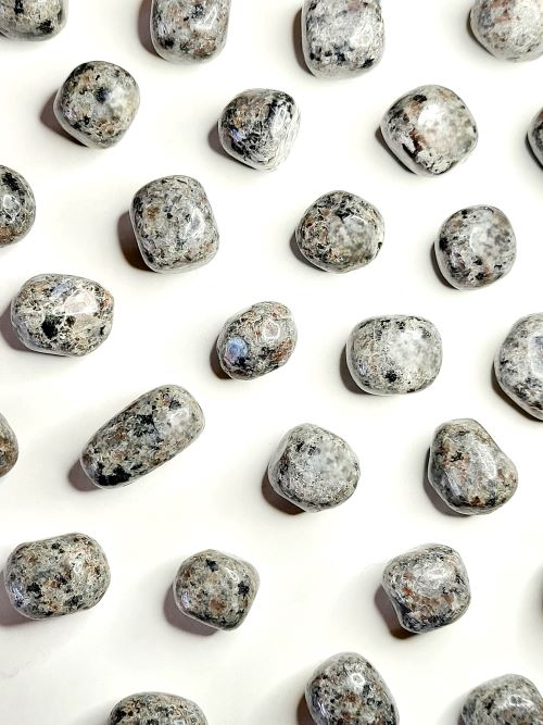 Yooperlite Tumbled Stone - 5 pcs - Witches Ink LTD - O/A Crystals and Sun Signs