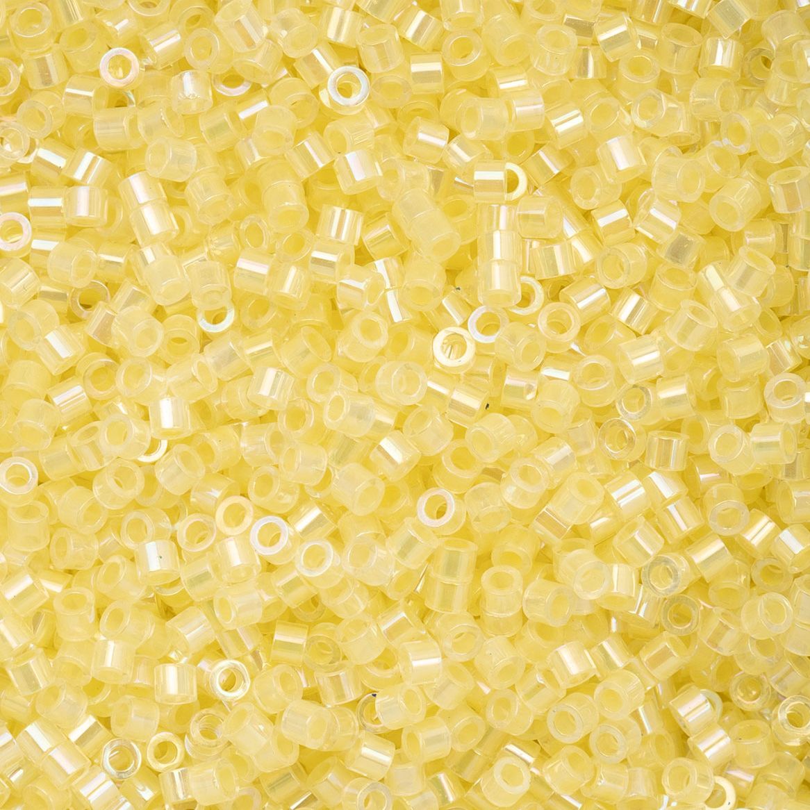 Cylin Bead 11/0 Pale Yellow Lined