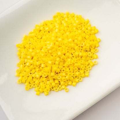 Cylin Bead 11/0 Opaque Yellow