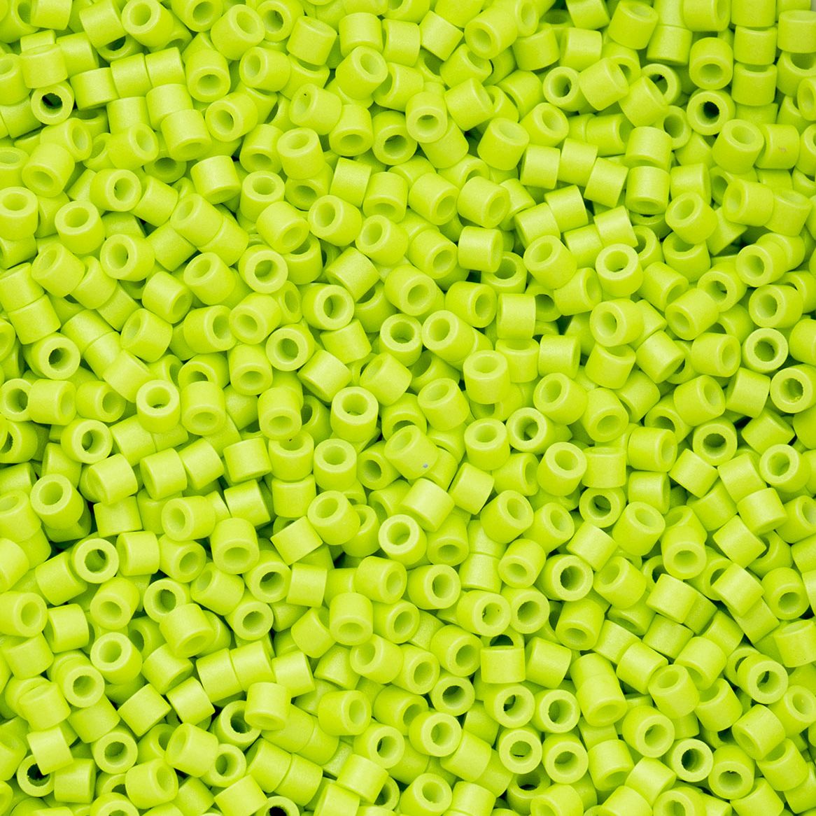 Cylin Bead 11/0 Opaque Chartreuse