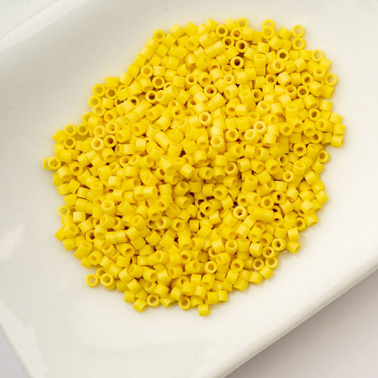 Cylin Bead 11/0 Opaque Yellow Matte