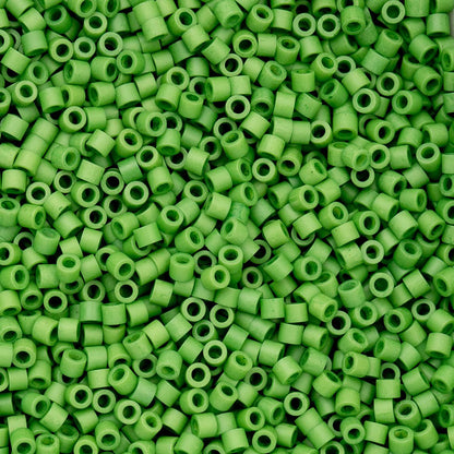 Cylin Bead 11/0 Opaque Spring Green