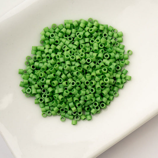 Cylin Bead 11/0 Opaque Spring Green