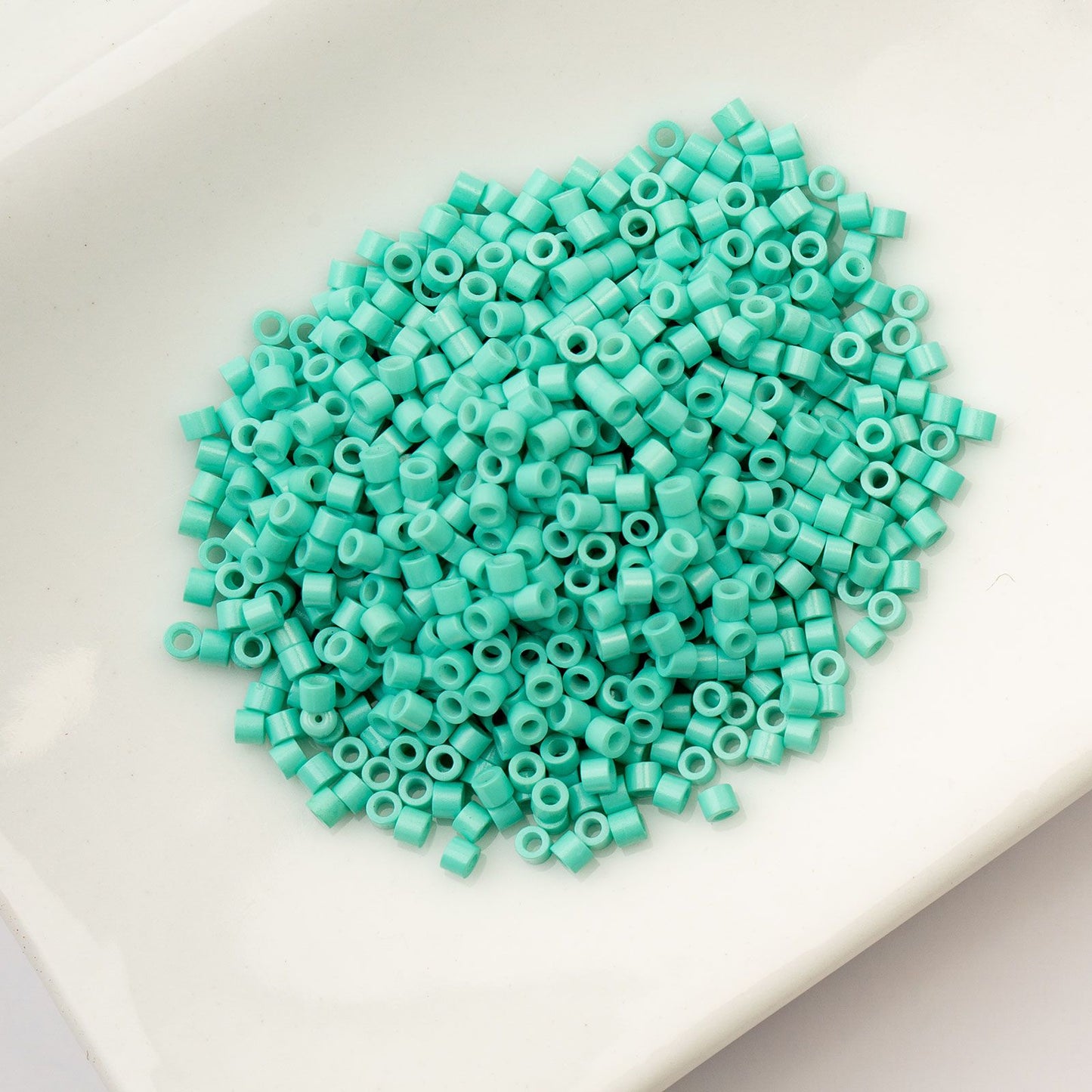 Cylin Bead 11/0 Opaque Vibrant Turquoise