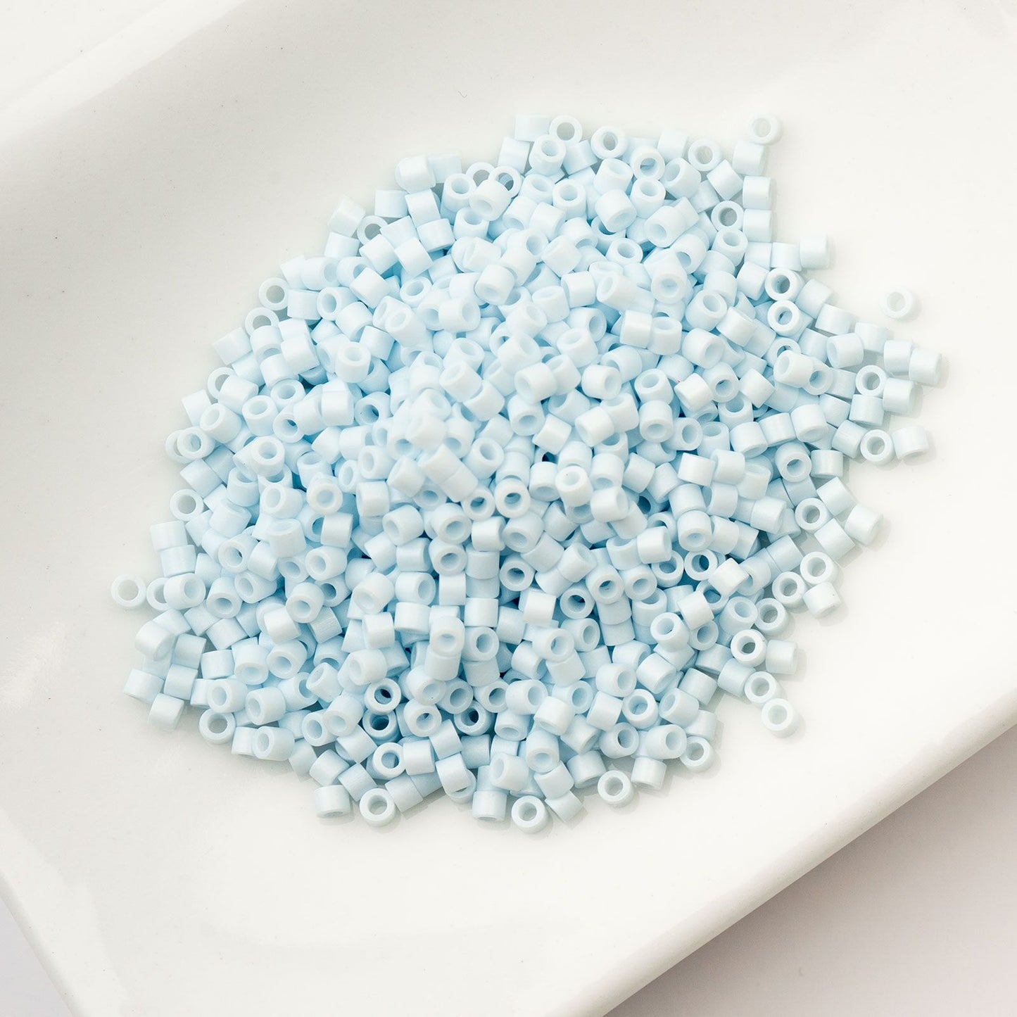 Cylin Bead 11/0 Opaque Light Blue Sky