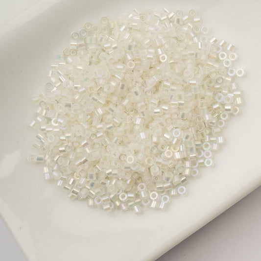 Cylin Bead 11/0 Glow in Dark AB White to Green