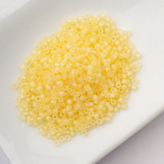Cylin Bead 11/0 Matte Macaron AB Butter