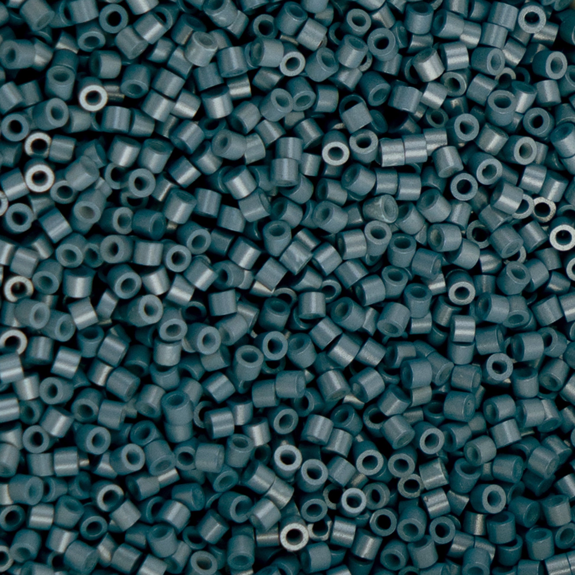 Cylin Bead 11/0 Opaque Blueberry Silkshine - Alberta Bead Store