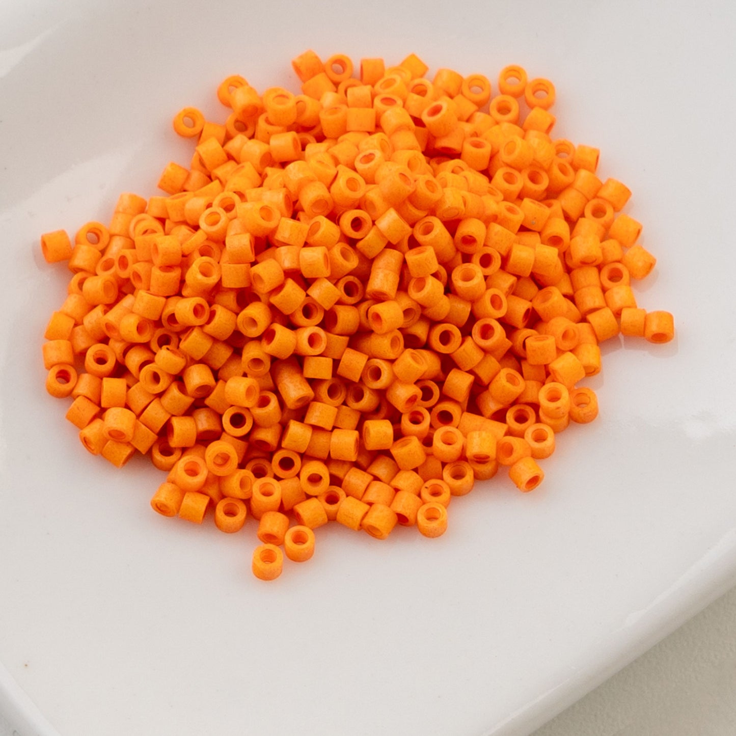 Cylin Bead 11/0 Matte Opaque Mandarin Silk