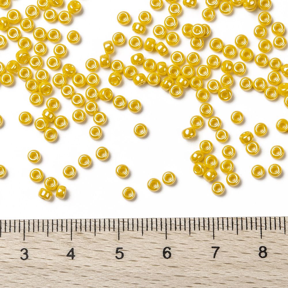 MIYUKI Seed Bead Yellow Luster 8/0