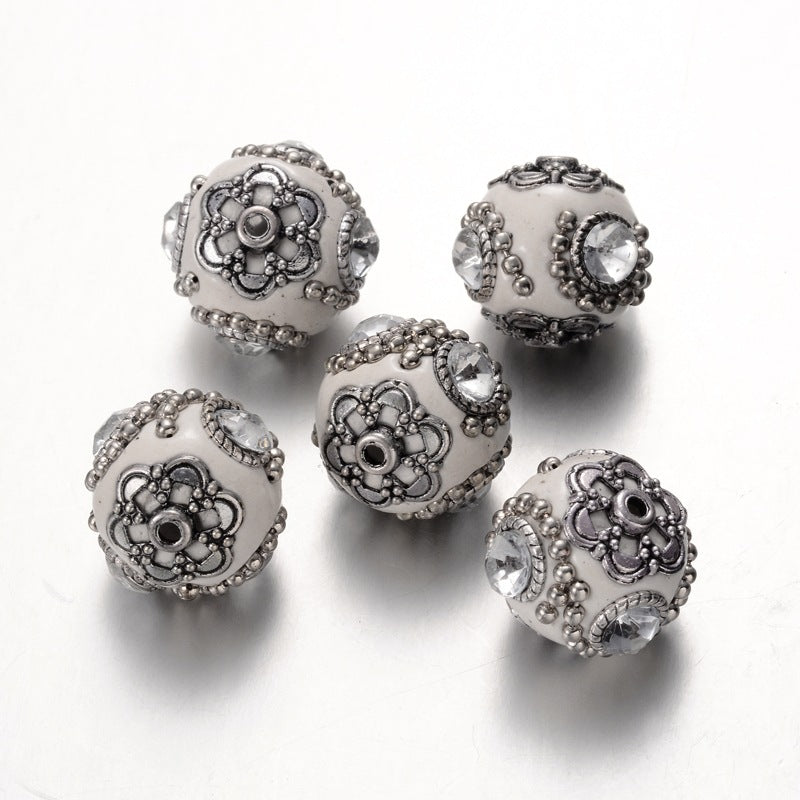 Indonesia Bead White/Silver 20mm