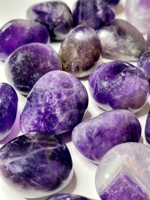 Amethyst Gemstone Tumbled - Crystals and Sun Signs - Red Deer