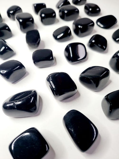 Obsidian Tumbled Gemstone - Crystals and Sun Signs